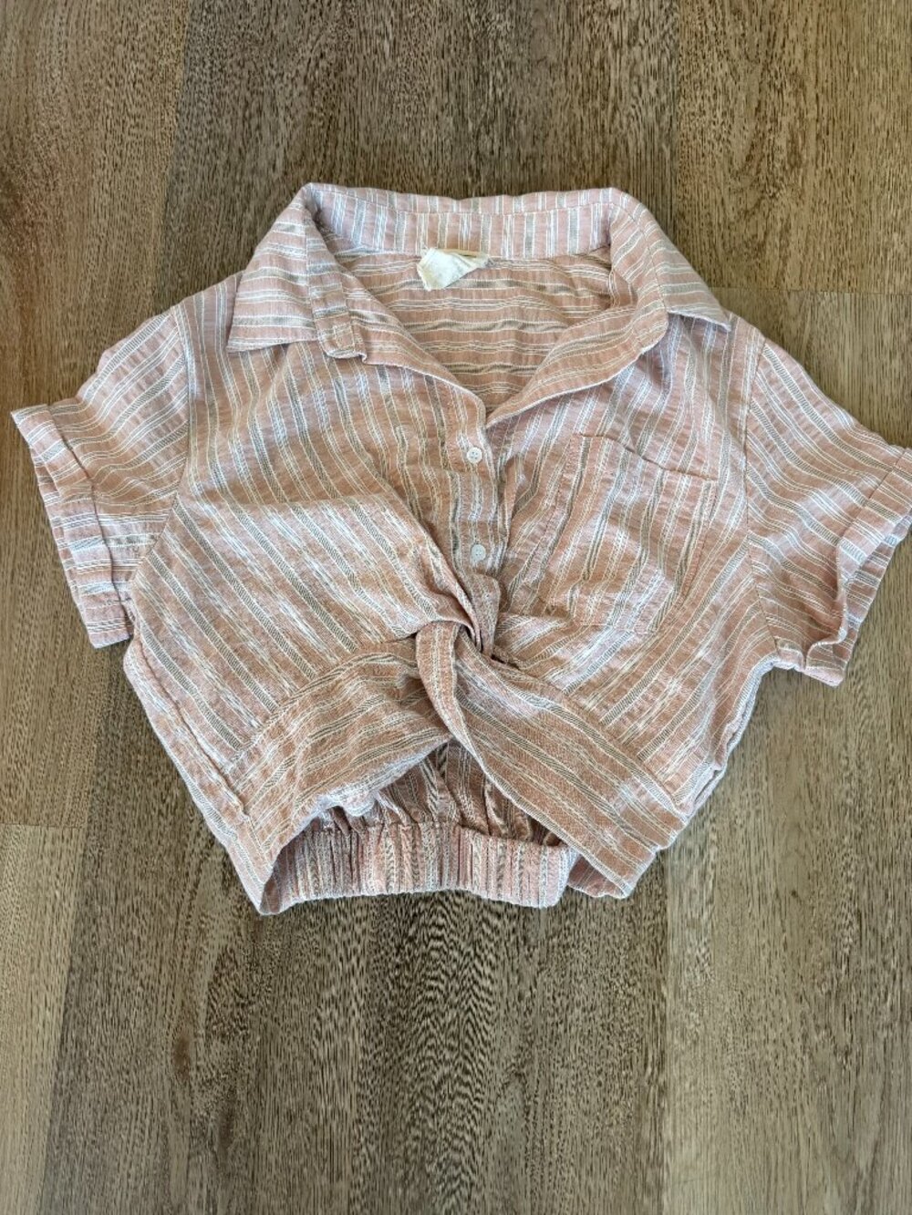 Style Rack Cropped Collard Blouse - Size Small